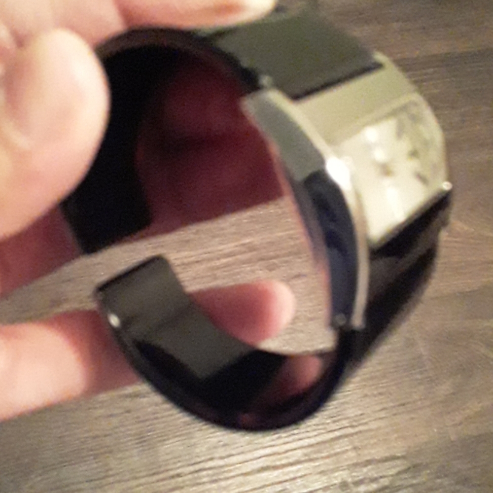 Cuff watch - Picture 3 of 4